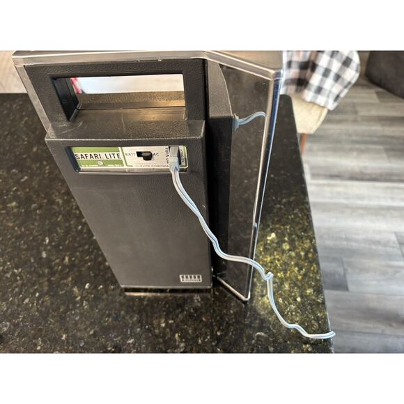 Burgess Safari Lite, Vintage , Power Cord‎ Included Batteries Are Not - Picture 3 of 6